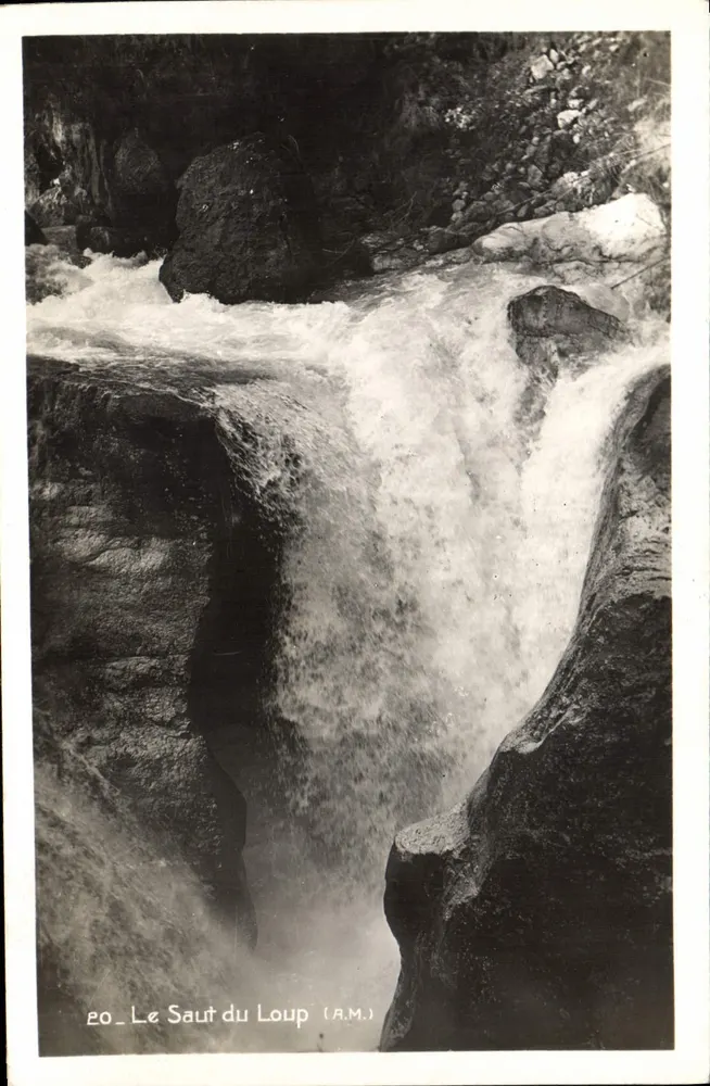 O Salto do Lobo — cachoeira em um cânion rochoso — Edição E. Almayrac, Almayrac - Frente