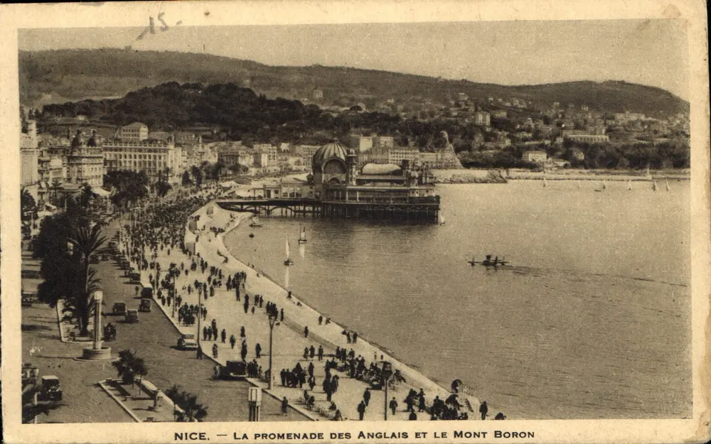 Nice — Die Promenade des Anglais und der Mont Boron - Vorderseite