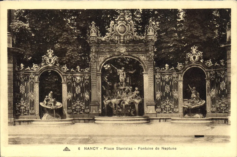 NANCY - Plaza Stanislas - Fuente de Neptuno — editor A.P.A. n°6 - Anverso