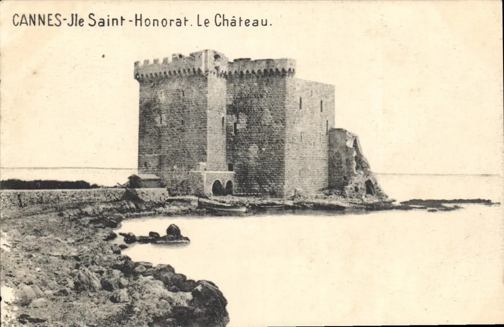 CANNES-Jle Saint-Honorat. O Castelo. - Frente