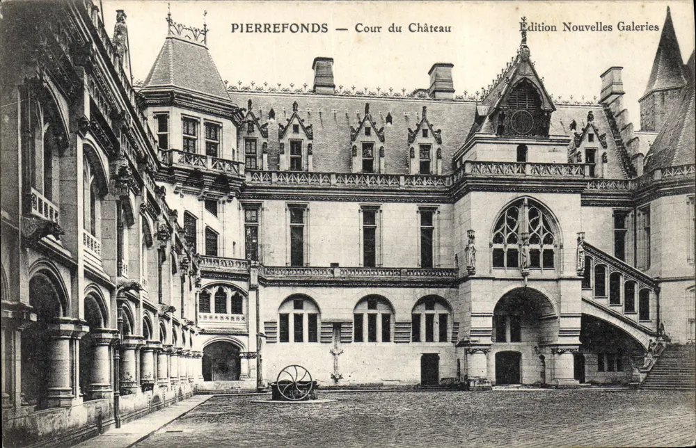 PierreFonds — Cour do Castelo — Edição Nouvelles Galeries - Frente
