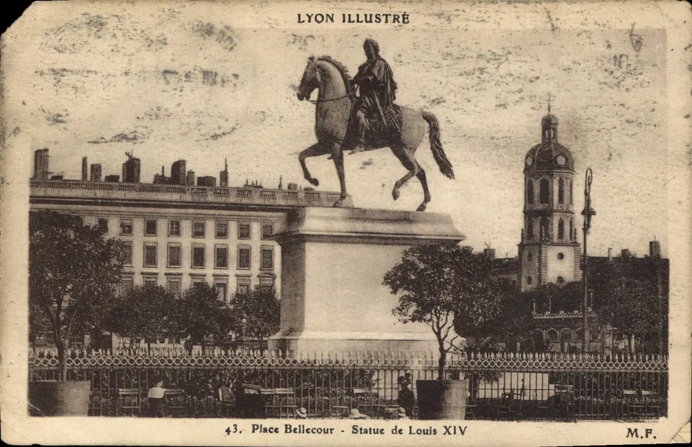 Place Bellecour - Statue von Louis XIV — Lyon illustré, n°43, Verlag M.F. - Vorderseite