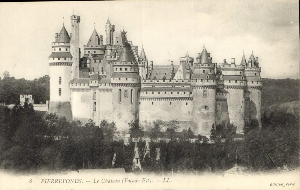 Pierrefonds — O Castelo (Fachada Leste) — Edição Varin - Frente