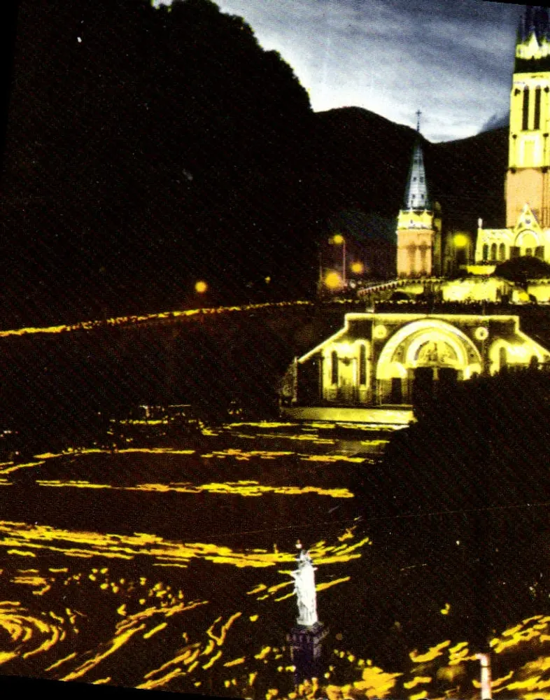 Lourdes — Procissão com Velas — Édition Yan P. Chambron, n°32 - Frente