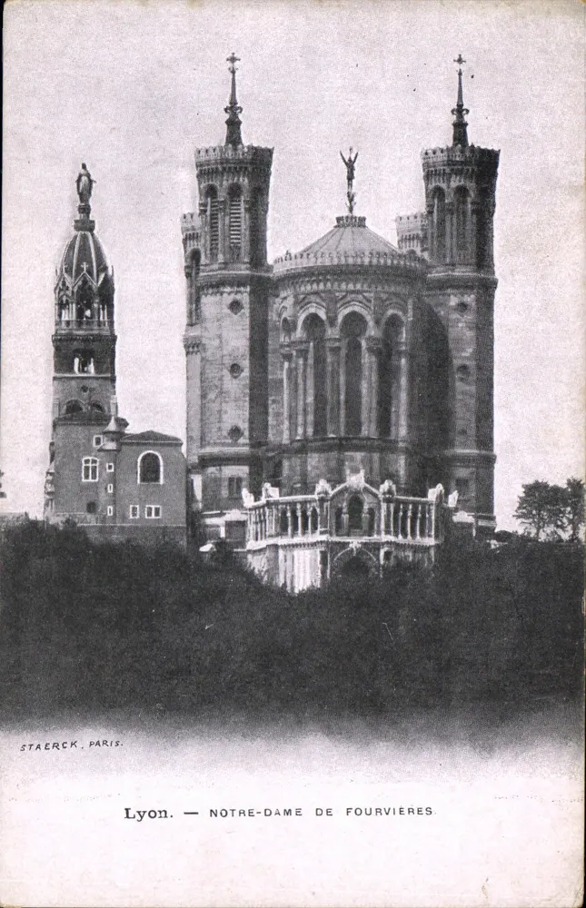 Lyon — Basílica de Nossa Senhora de Fourvières — Staerck, Paris - Frente