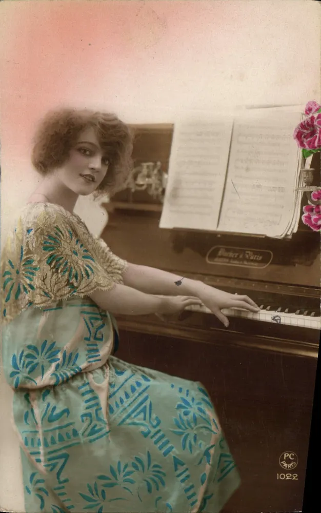 Jovem mulher ao piano — Macker & Paris — PC 1022 - Frente