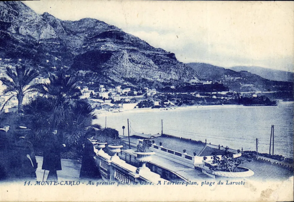 Monte-Carlo — Vista da estação e da praia do Larvotto — Bilhete postal antigo n°14 - Frente