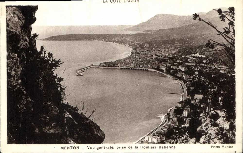 Menton — Allgemeiner Blick, aufgenommen von der italienischen Grenze — Photo Munier - Vorderseite