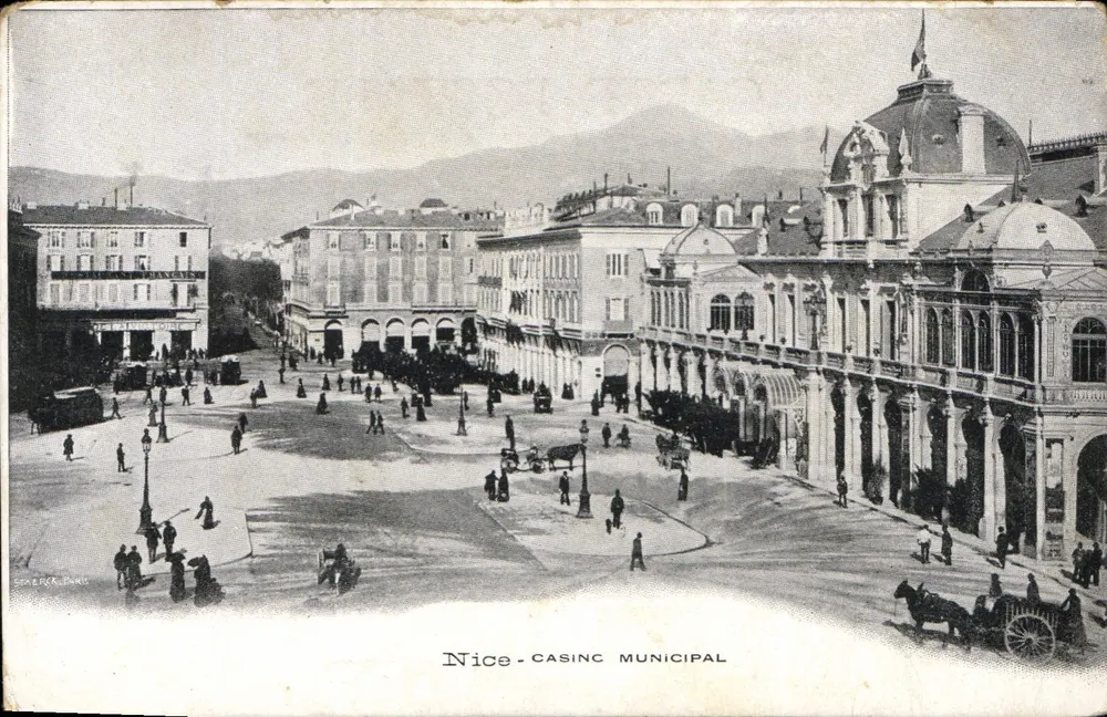 Nice - Casino Municipal — vista da praça com montanhas no fundo — editor S. MERK, Nice - Frente