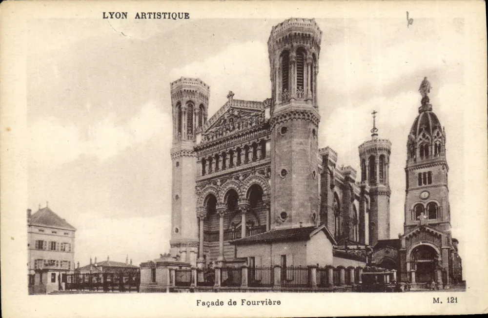 Fachada de Fourvière — Lyon — Lyon Artistique, n° M. 121 - Frente