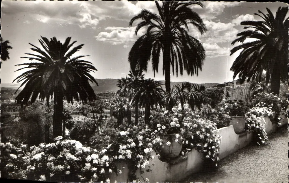 Grasse — Ihre exotische Vegetation — Im Hintergrund: das Mittelmeer — Éditions S.F.P.T. NICE - Vorderseite