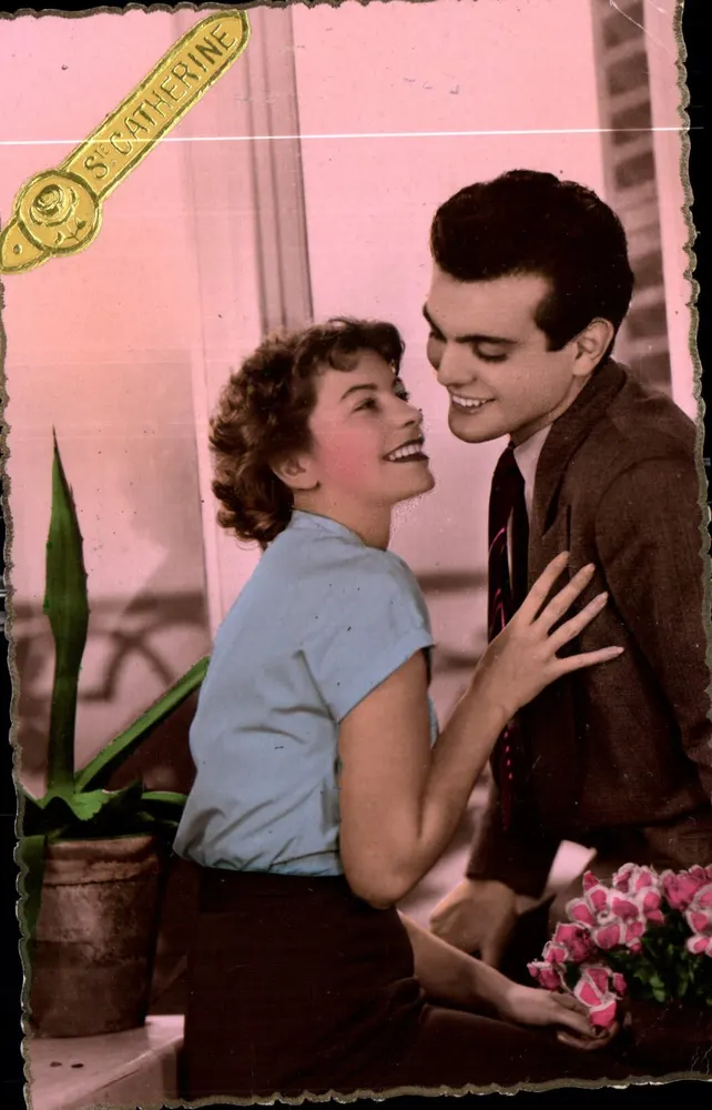 Casal jovem sorridente — cena íntima — S'Catherine - Frente