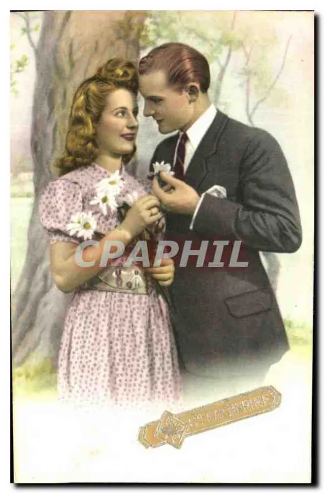 Casal jovem abraçado — cena romântica — editor St. Catherine, número de série não visível - Frente