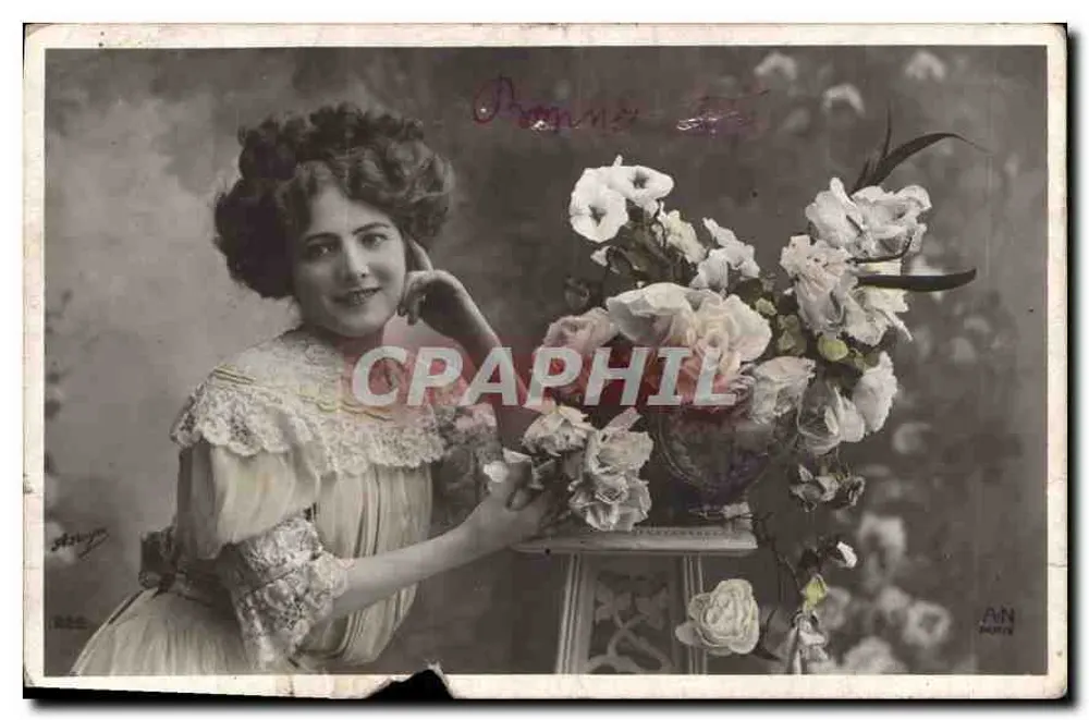 Jovem mulher com buquê de rosas — fotografia de estúdio — A.N. BARTHE - Frente