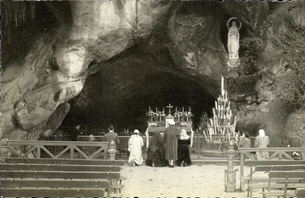 Lourdes — A Gruta Milagrosa — Édition Palais du Rossaire - Frente