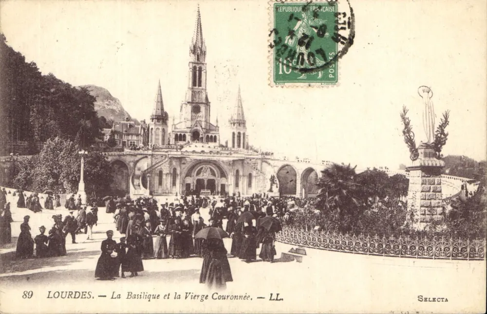 Lourdes — Die Basilika und die gekrönte Jungfrau — Selecta - Vorderseite