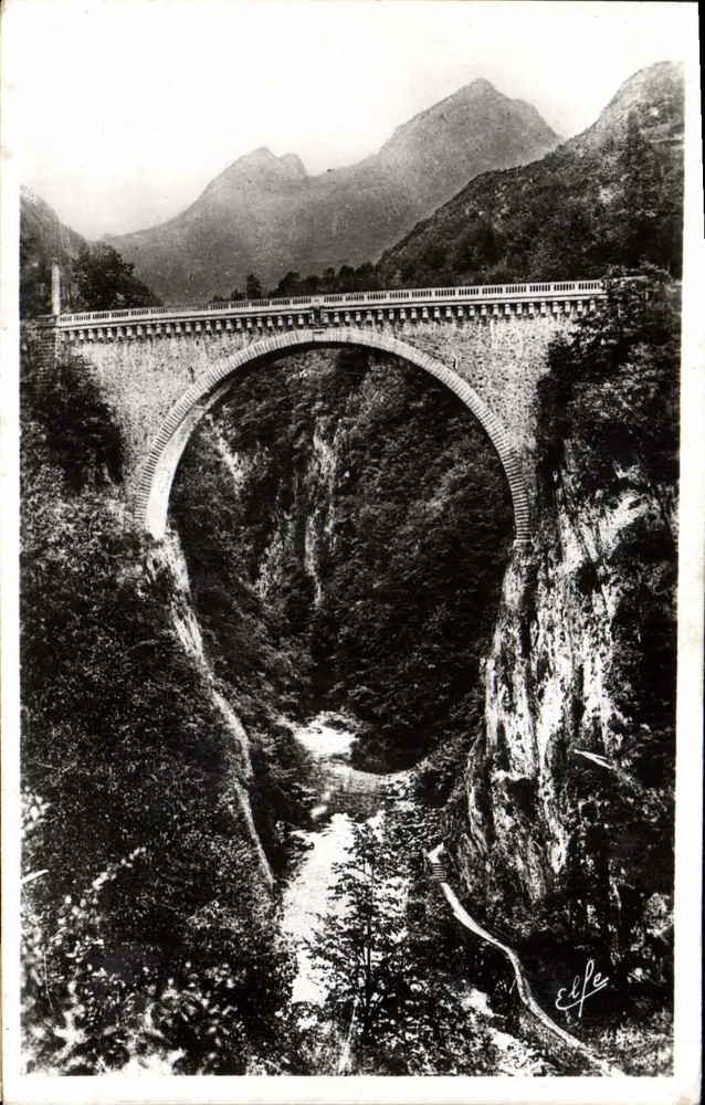 St-Sauveur - Der Napoleonbrücke — Verlag: Éditions Labouret-Frères, Toulouse, Nr. 32 - Vorderseite