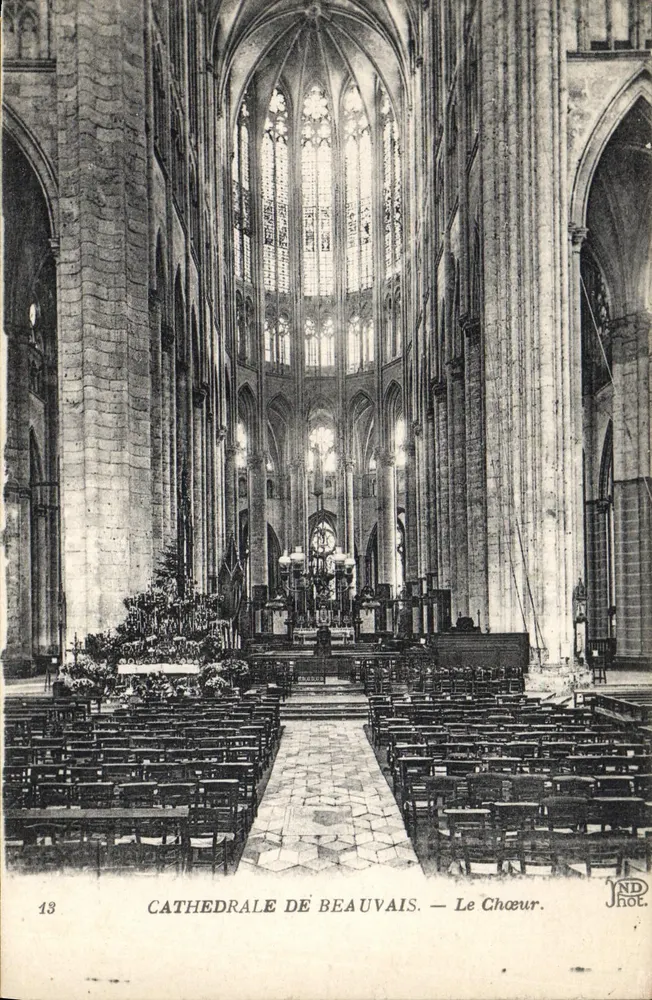 Catedral de Beauvais — O Coro. — JND Fot. - Frente