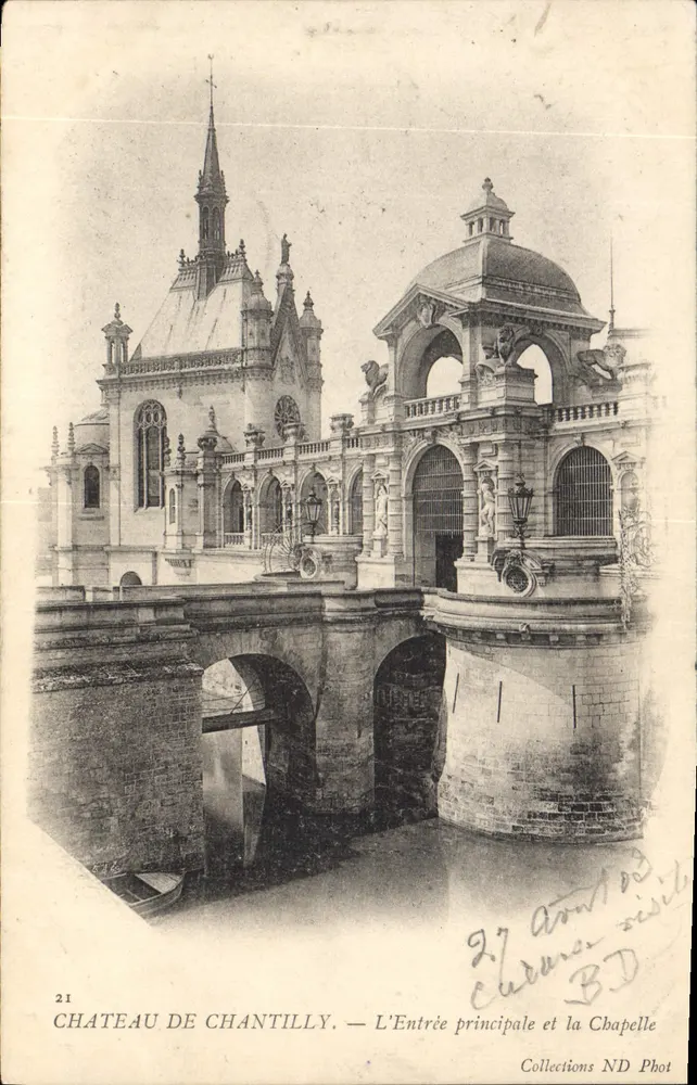 Schloss Chantilly — Der Haupteingang und die Kapelle — Collections ND Phot - Vorderseite