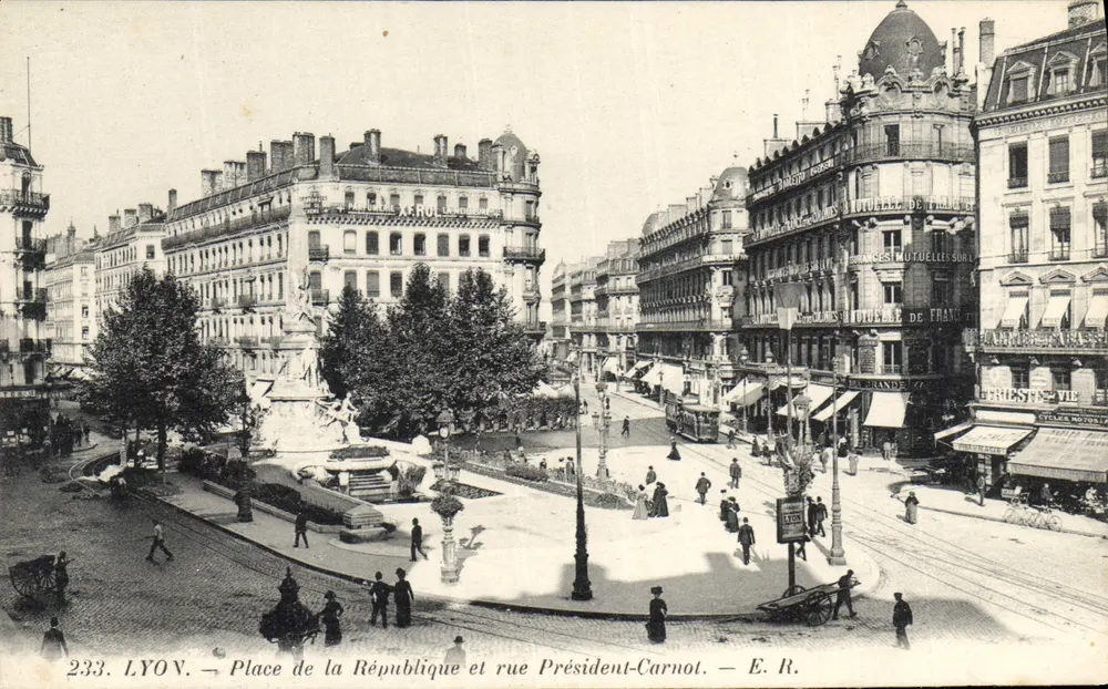 LYON — Place de la République und Straße President-Carnot — E. R. - Vorderseite