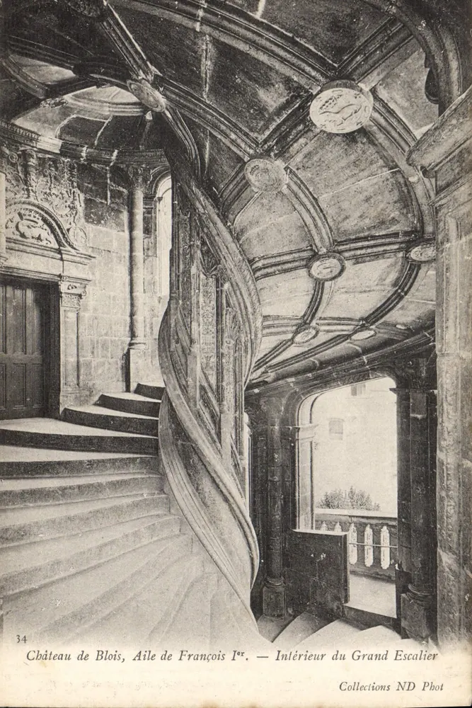 Château de Blois, Flügel von François I — Innenansicht der großen Treppe — Collections ND Phot - Vorderseite