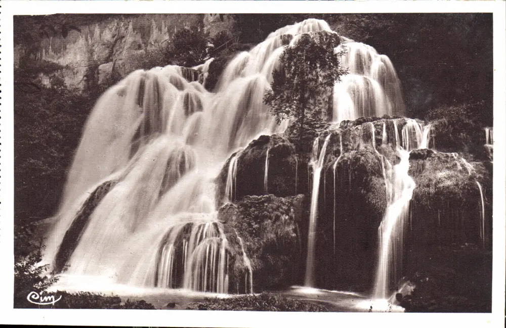 Cascade des Tufts — Grottes de Baume-les-Messieurs (Jura) — Hélio-Gravure Nacón, Nr. 205 - Vorderseite