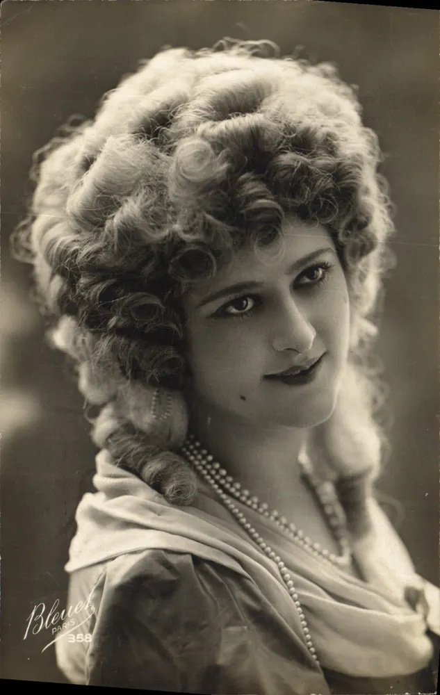 Retrato de uma jovem mulher — editor Bleucl, n°358 — Paris - Frente