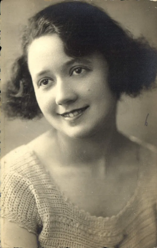 Retrato de uma jovem mulher — editor Léon Daniel, n° de série 52468 - Frente