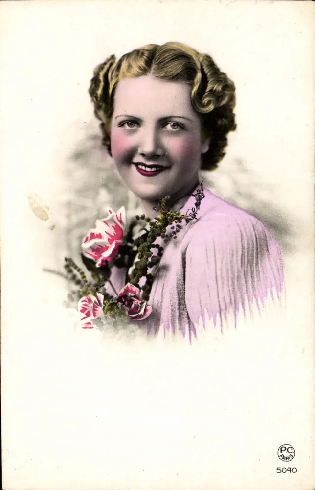 Mulher jovem sorridente — retrato colorido — PC Paris n°5040 - Frente