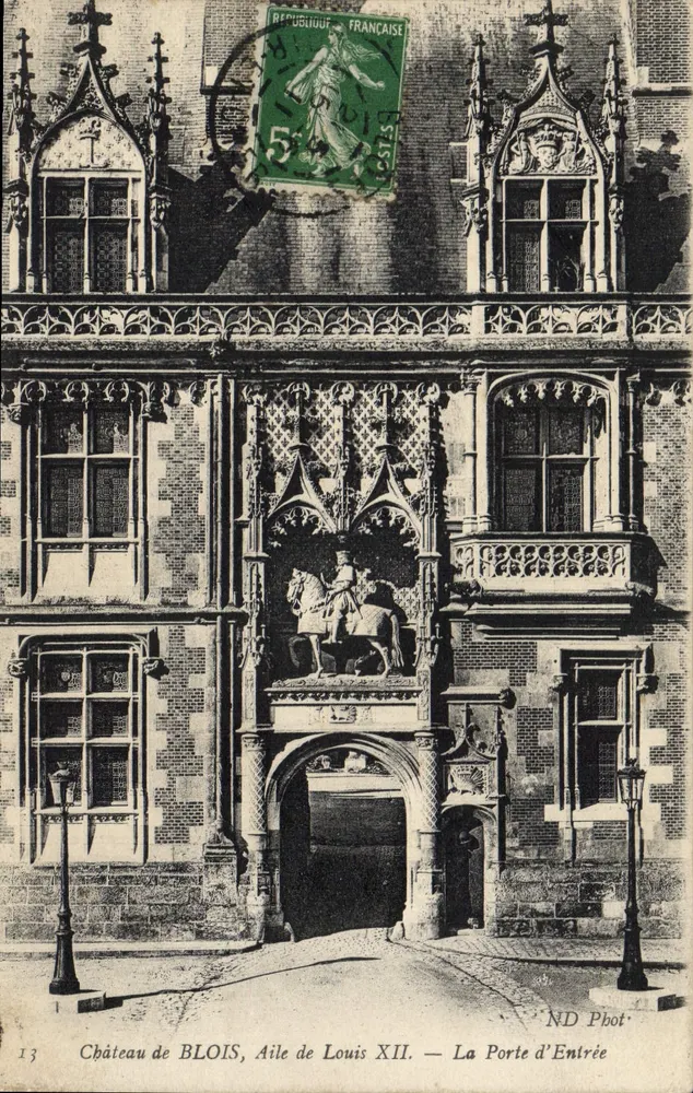 Schloss BLOIS, Flügel von Ludwig XII — Die Eingangstür — ND Fotografie - Vorderseite