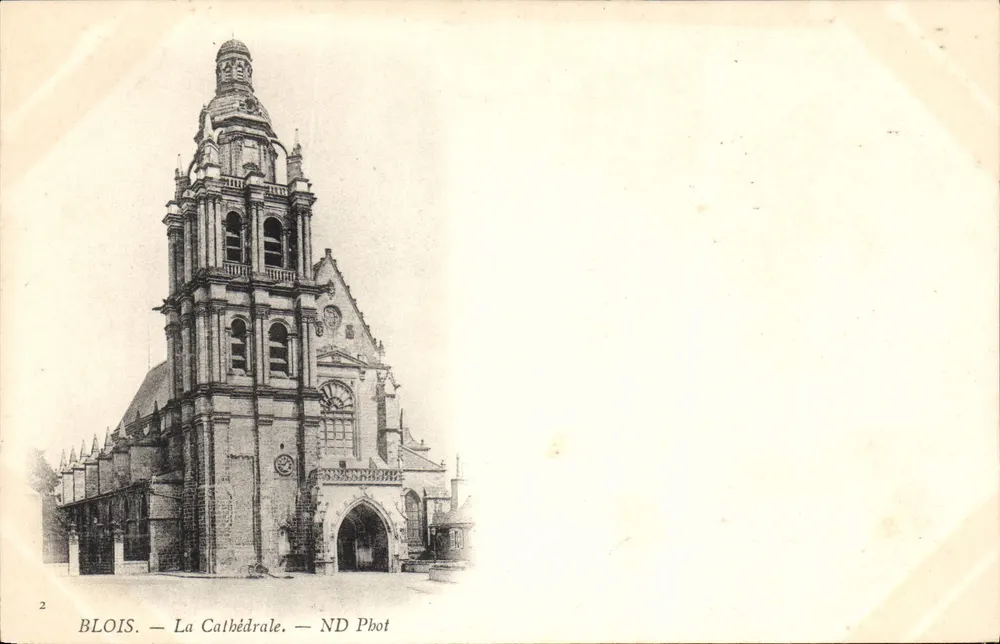 Blois — A Catedral — ND Phot - Frente