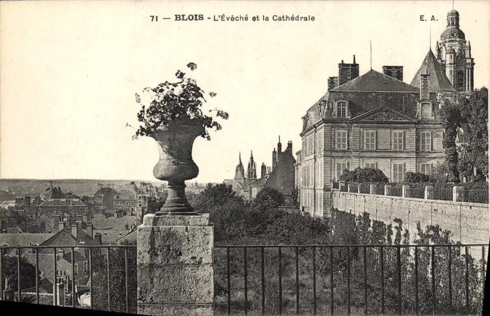 Blois — O Bispo e a Catedral — E.A. n°71 - Frente