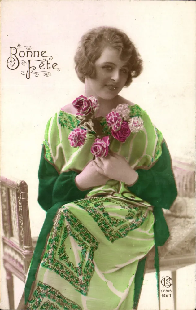 Frau in grüner gestreifter Robe — Rosen — Verlag Bonne Fête, n° 821 - Vorderseite