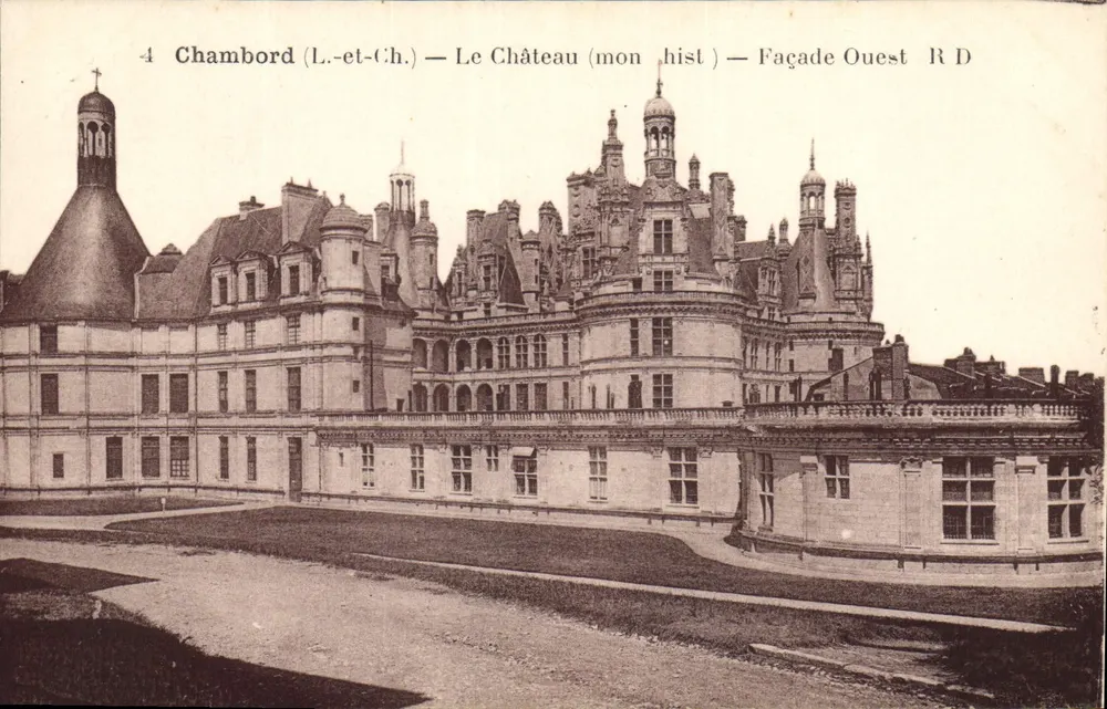Chambord (Loir-et-Cher) — O Castelo (monumento histórico) — Fachada Oeste - Frente