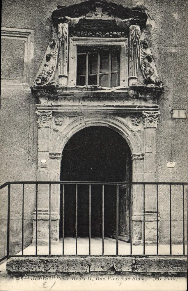 Blois — Porta Henri-II, Rue Pierre-de-Blois — ND Phot. - Frente