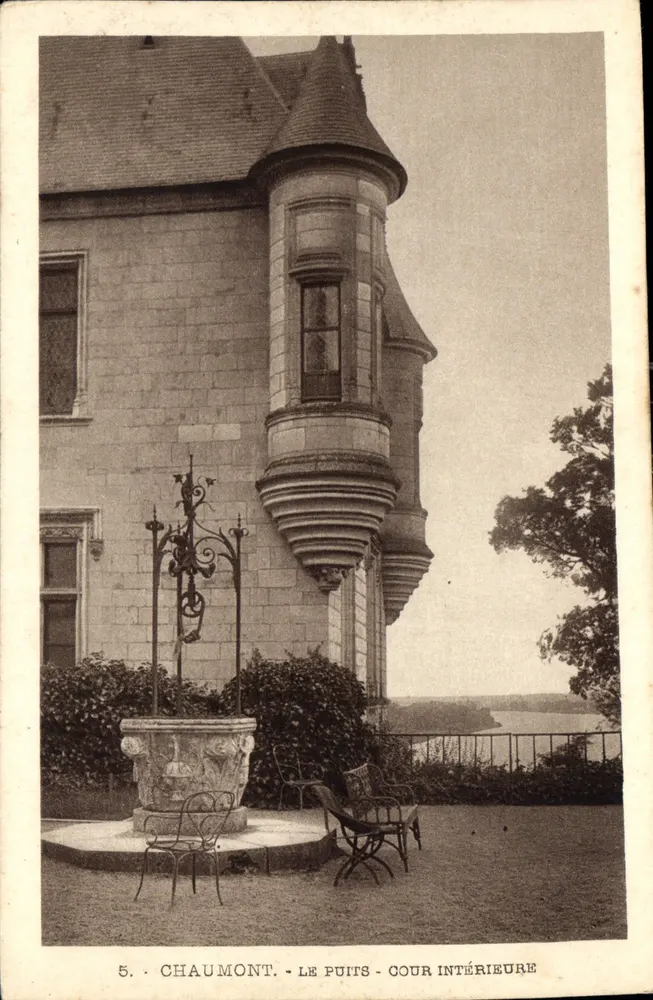 Chaumont — O poço - Pátio interno — Série de Laxe - N° 5 - Frente