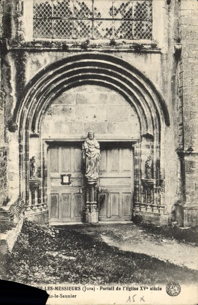 Sainte-Marie-Les-Messieurs (Jura) - Portal der Kirche des 15. Jahrhunderts - Vorderseite