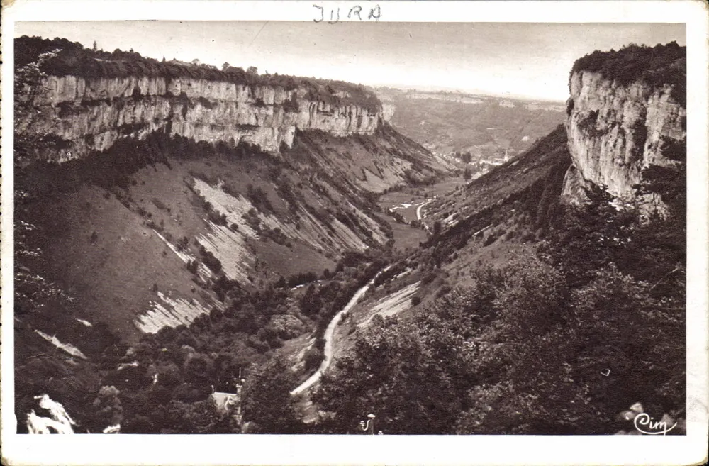 Grottes de Baume-les-Messieurs — Allgemeiner Blick auf das Tal — Héliogravure Jambier Mâcon n°204 - Vorderseite