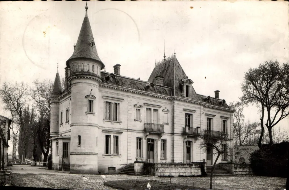 Castelo de Lamothe — Cissac-Médoc (Gironde) — Edições Van Eyrouleau - Frente