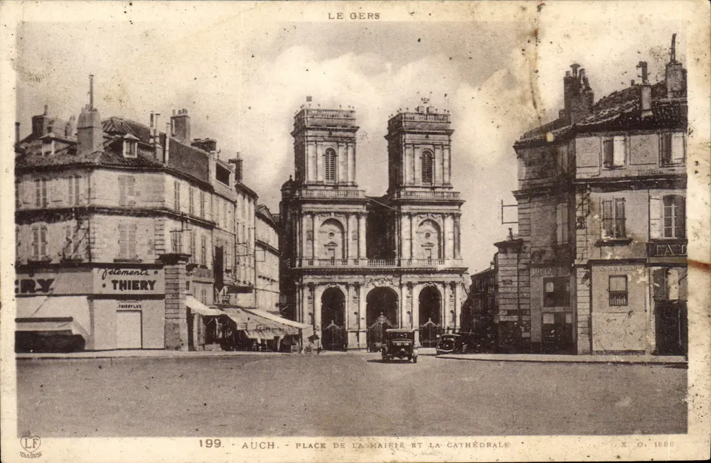 Auch - Platz des Rathauses und Kathedrale — Verlag Thiery, Nr. 199 - Vorderseite
