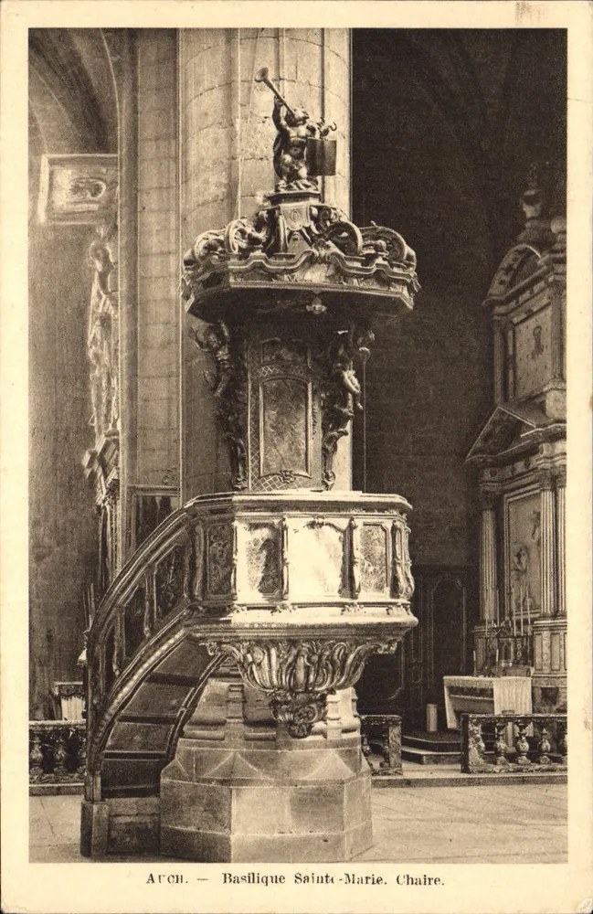 Arçon — Basílica de Santa Maria. Cadeira. - Frente