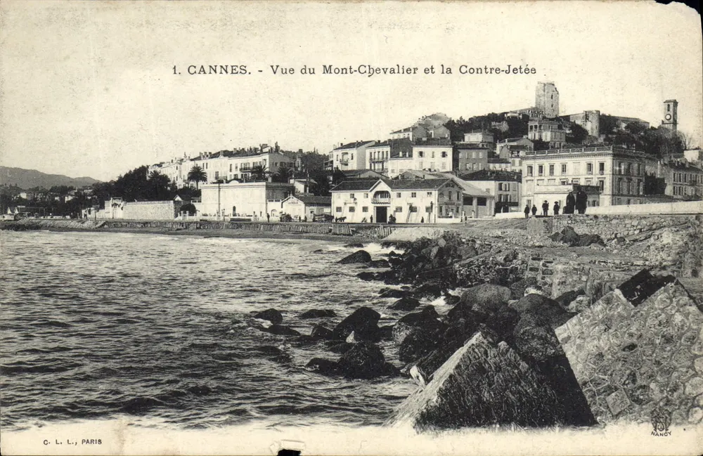 CANNES — Aussicht auf den Mont-Chevalier und die Contre-Jetée — C. L. L., PARIS - Vorderseite