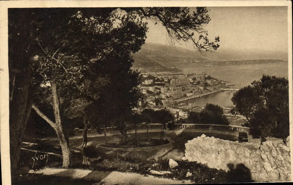 Monte-Carlo — Panorama em direção ao Cabo Martin — editor Yvon, n° 11/141 - Frente