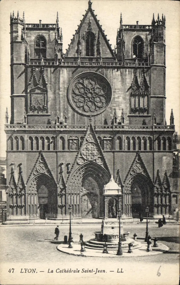 LYON — A Catedral São João — LL - Frente