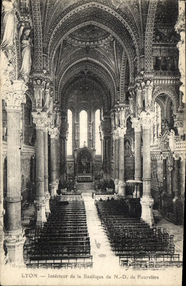LYON — Innenansicht der Basilika Notre-Dame de Fourvière — Nachbildung - Vorderseite