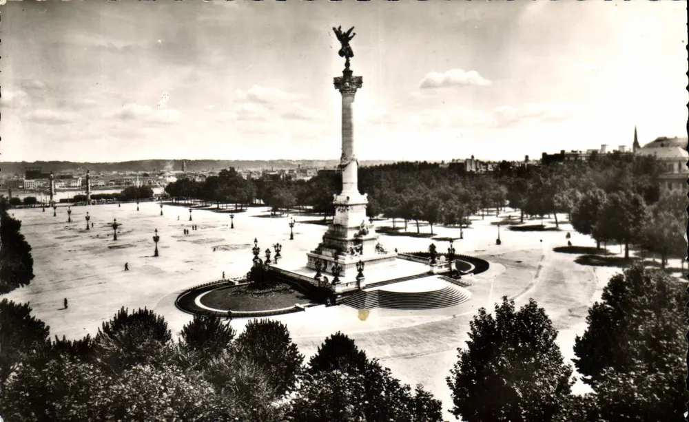 Place des Quinconces — Monument der Girondinen — Éditions & Clichés BROC Frères - Vorderseite