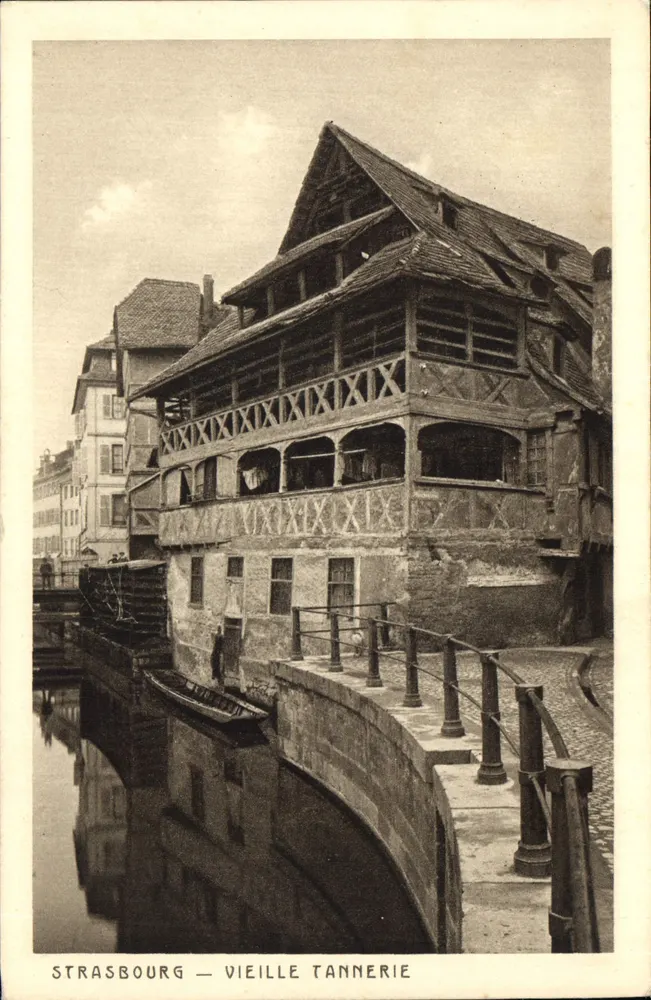 Strasbourg — Velha Tannery — Braun & Cie, Dornach - Frente