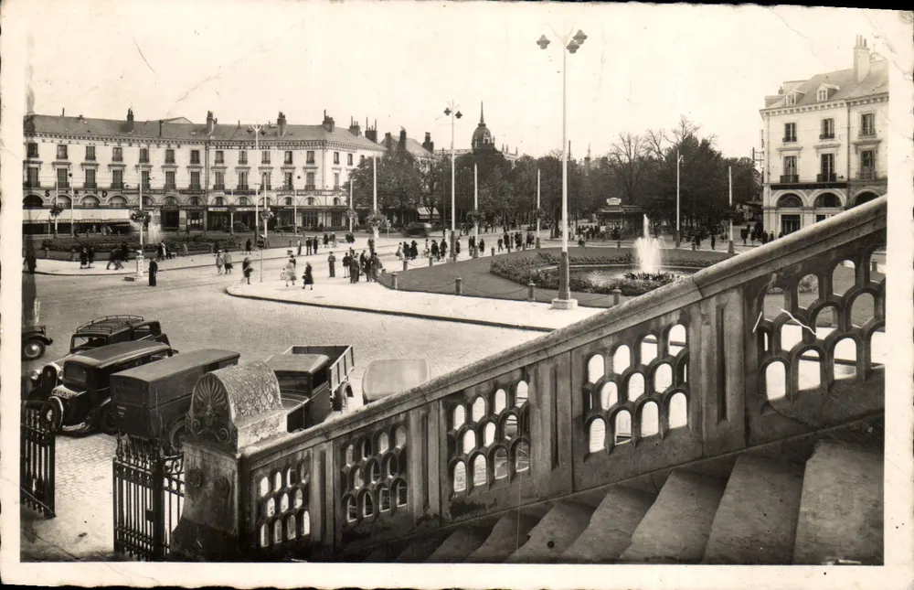 Place Jean-Jaurès — Tours (Loire-et-Loire) — editor não identificado, n° de série 9 - Frente