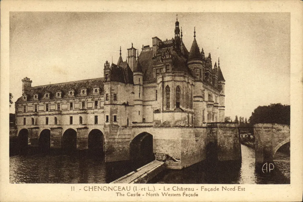 Chenonceau (Loire-et-Cher) — O Castelo — Fachada Nordeste — A. Paproux, Paris-Tours - Frente