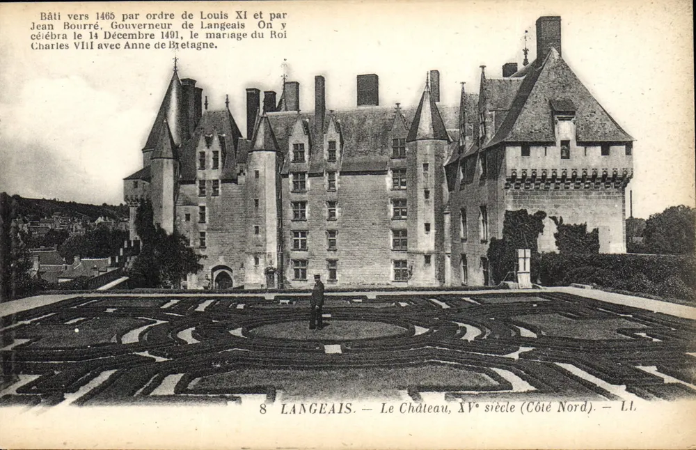 Langeais — Das Schloss, 14. Jahrhundert (Nordseite) — LL - Vorderseite